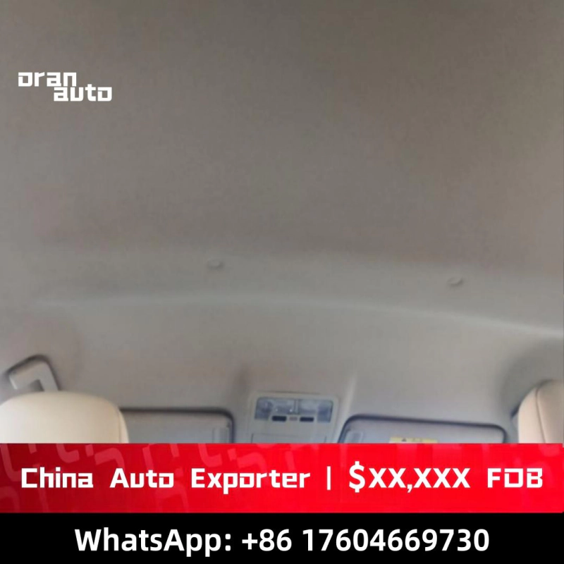 Used 2018 Toyota Highlander rear exterior
