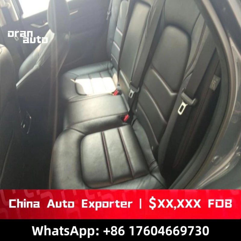 Rear passenger seats and interior comfort space Mazda CX-5